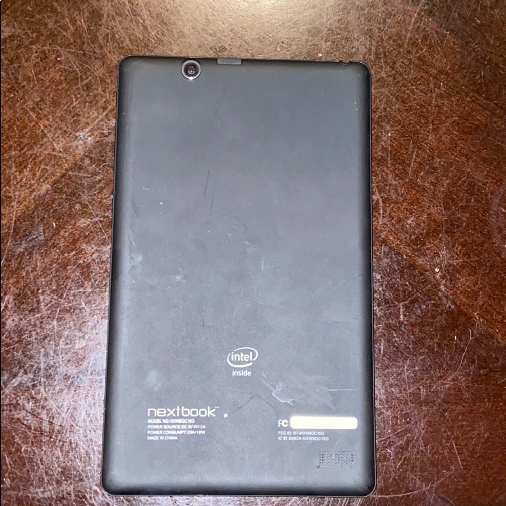 iPad - Picture 2 of 4